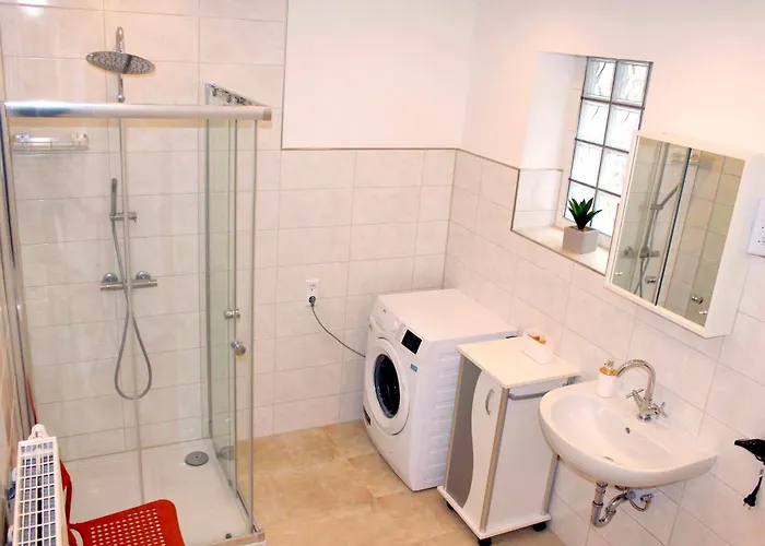 Beim Alten Holzschuhmacher